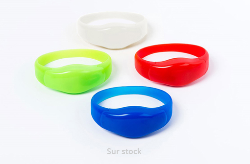 Coloris du bracelet sound lumineux : bleu, vert, rouge pu blanc