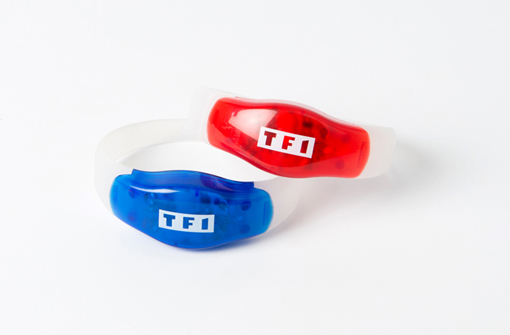 Bracelets LED activation sonore avec coque bleu et rouge et logo